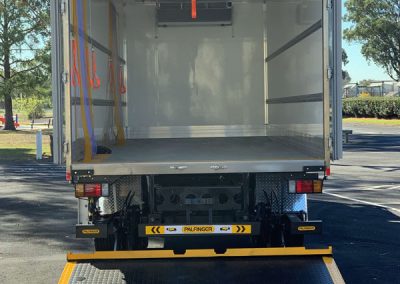 refrigerated truck body with tail lift